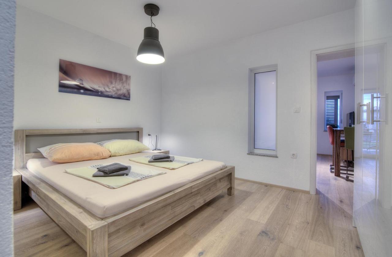 Bc Eleven - Mit Zentralheizung Apartment Senj  Exterior photo