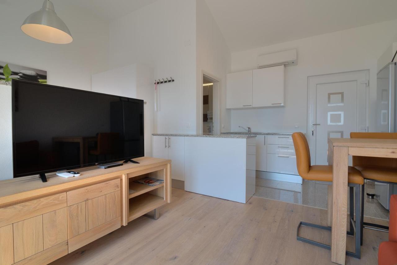 Bc Eleven - Mit Zentralheizung Apartment Senj  Exterior photo